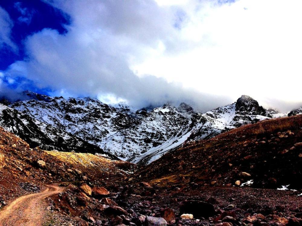 Gite Entre Les Vallees Tacheddirt Exterior photo